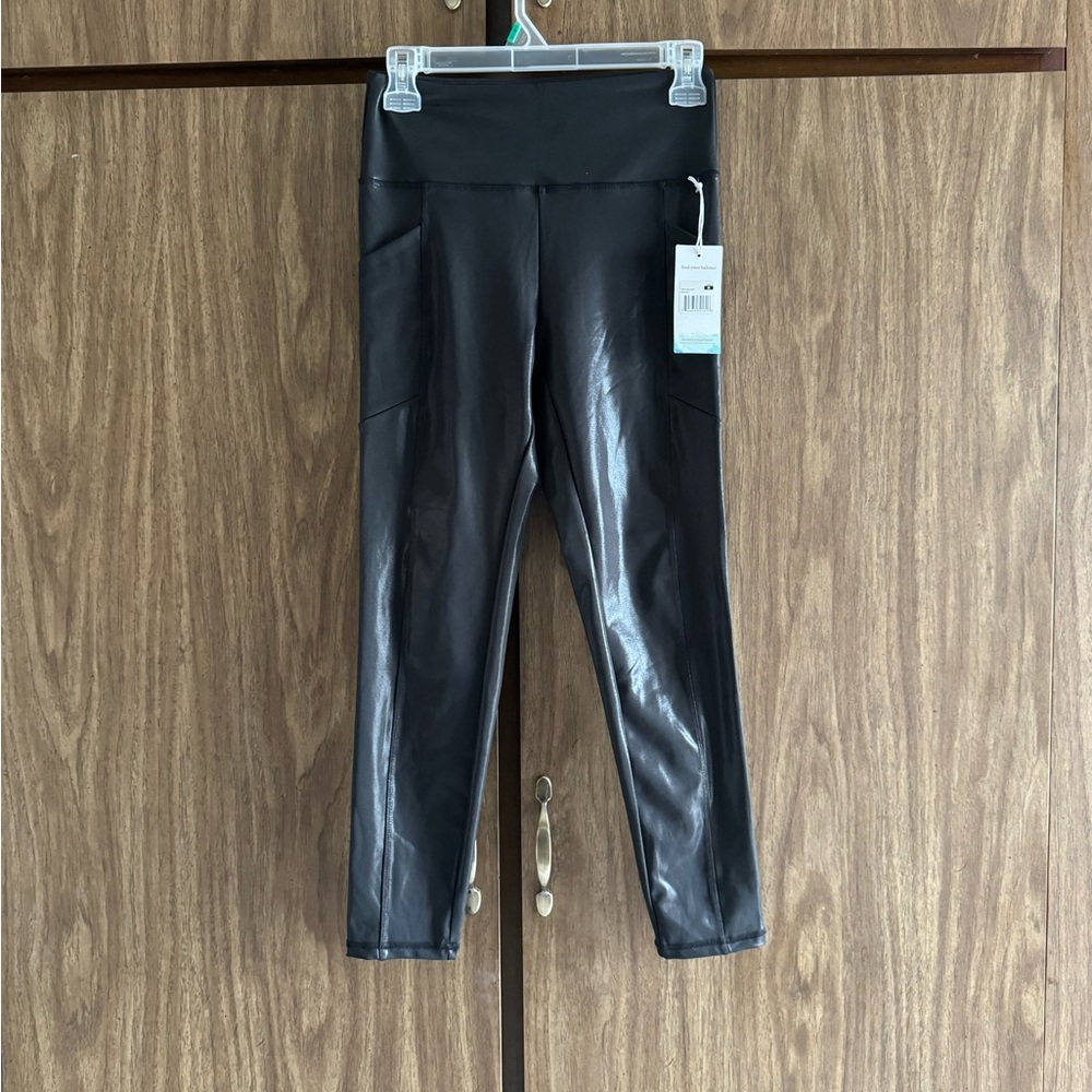 Balance Collection “Black001” Leggings with side pockets